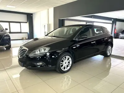 Usata Lancia Delta Silver 120 CV (88 kW) 2014 Nero Utilitaria