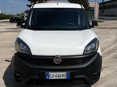 Begagnad Fiat Doblò Active 90 HK (66 kW) 2022 Vit Minibuss