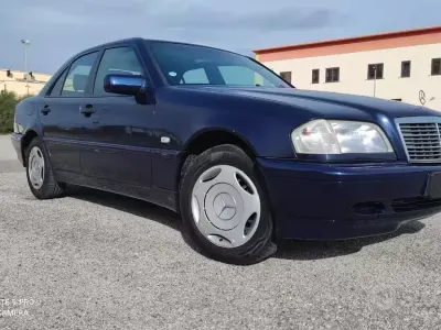Usata Mercedes C200 Classic 102 CV (75 kW) 2000 Bluazzurro Berlina