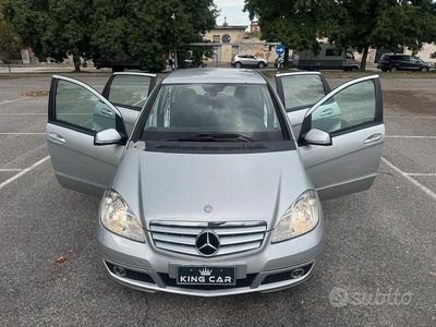 Usata Mercedes A180 Avantgarde 109 CV (80 kW) 2011 Grigio Berlina