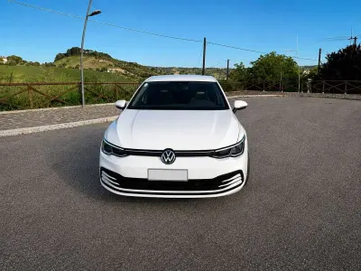 Usata VW Golf VIII Life 150 CV (110 kW) 2020 Berlina