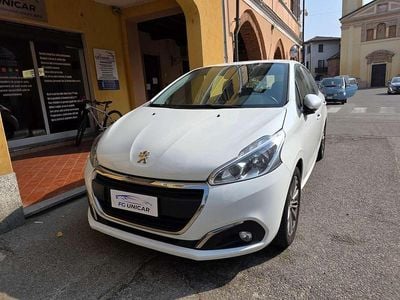 Gebraucht Peugeot 208 Active 82 PS (60 kW) 2018 Weiß Kleinwagen
