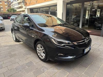 Usata Opel Astra 101 CV (74 kW) 2016 Nero Berlina
