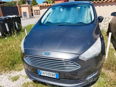 Usado Ford C-MAX 120 CV (88 kW) 2017 Gris Monovolumen