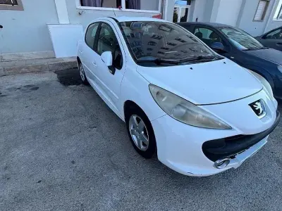 Usata Peugeot 207 68 CV (50 kW) 2008 Bianco Berlina
