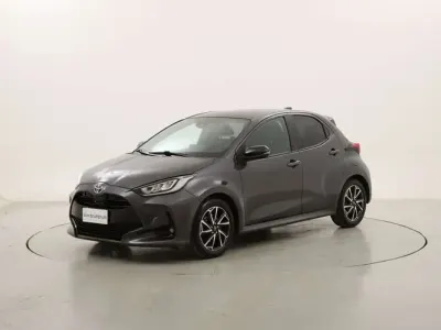 Usata Toyota Yaris Lounge 116 CV (85 kW) 2022 Grigio Utilitaria