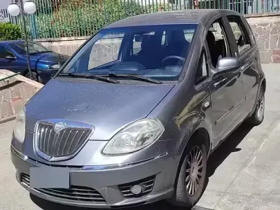 Usata Lancia Musa 77 CV (56 kW) 2010 Grigio Monovolume