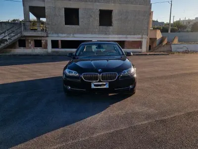 Usata BMW 520 184 CV (135 kW) 2011 Nero Berlina