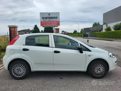 Usata Fiat Punto Street 69 CV (50 kW) 2018 Bianco Utilitaria