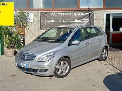 Mercedes B200