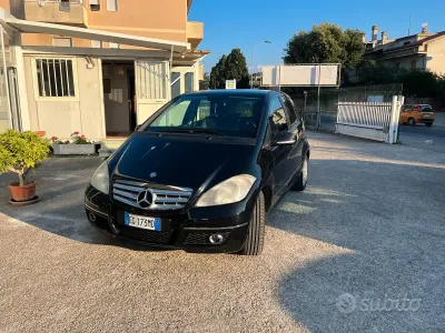Usata Mercedes A180 Avantgarde 109 CV (80 kW) 2011 Nero Utilitaria