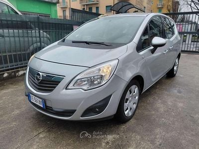 Usata Opel Meriva 101 CV (74 kW) 2016 Argento Monovolume