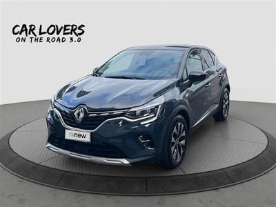 Usata Renault Captur Techno 145 CV (106 kW) 2023 Blu scuro SUV
