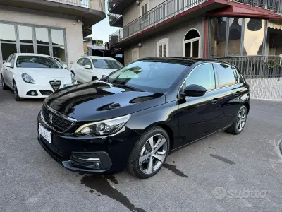 Usata Peugeot 308 GT-line 120 CV (88 kW) 2017 Nero Berlina