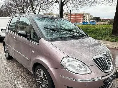 Usata Lancia Musa 90 CV (66 kW) 2008 Marrone Monovolume