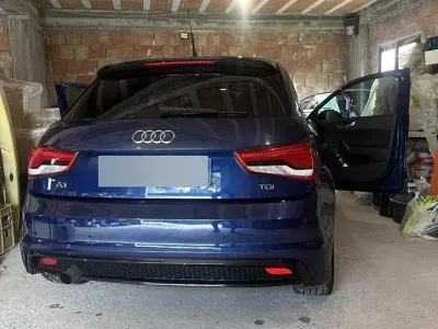 Usata Audi A1 116 CV (85 kW) 2016 Blu Utilitaria