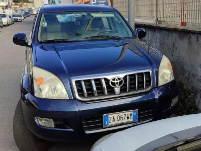 Usata Toyota Land Cruiser Executive 163 CV (119 kW) 2004 Blu/azzurro SUV