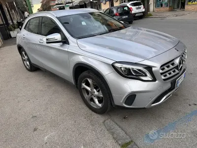 Occasion Mercedes GLA200 136 ch (100 kW) 2019 Gris SUV