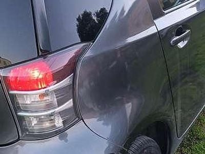 Begagnad Toyota iQ Executive 101 HK (74 kW) 2010 Grå Halvkombi