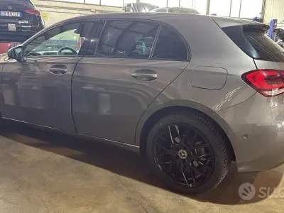 Usata Mercedes A180 Executive 116 CV (85 kW) 2020 Grigio Berlina