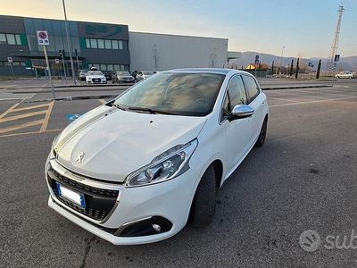 Usata Peugeot 208 Allure 75 CV (55 kW) 2016 Bianco Utilitaria
