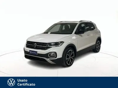 Usata VW T-Cross Advance 110 CV (80 kW) 2021 Bianco / pastello SUV