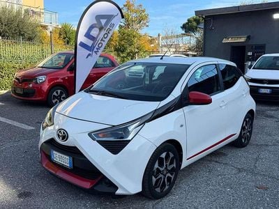 Usata Toyota Aygo Connect Style 72 CV (52 kW) 2021 Bianco Utilitaria