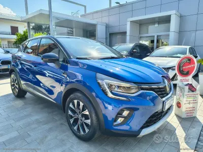 Usata Renault Captur Techno 101 CV (74 kW) 2023 Bluazzurro SUV