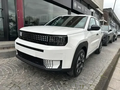 Nuova Fiat Grande Panda Icon 100 CV (73 kW) 2026 Bianco Utilitaria