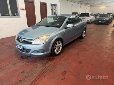 Usata Opel Astra Cabriolet Cosmo 116 CV (85 kW) 2007 Blu Cabrio