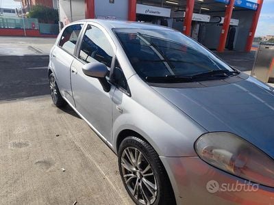 Usata Fiat Grande Punto 90 CV (66 kW) 2006 Grigio Utilitaria