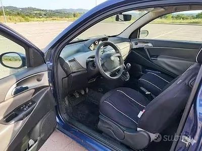 Usata Lancia Ypsilon 70 CV (51 kW) 2005 Blu Utilitaria