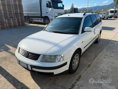 Usata VW Passat 125 CV (91 kW) 2004 Bianco Station wagon
