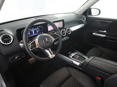 Usata Mercedes GLB200 Advanced 150 CV (110 kW) 2025 Argento SUV