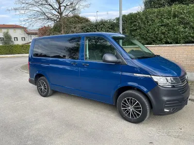 Usata VW Caravelle 151 CV (111 kW) 2020 Blu Furgone