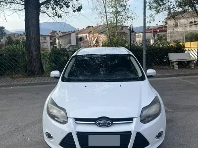 Usata Ford Focus Titanium 115 CV (84 kW) 2011 Bianco Station wagon