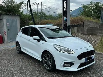 Usata Ford Fiesta ST-Line 101 CV (74 kW) 2018 Bianco Utilitaria