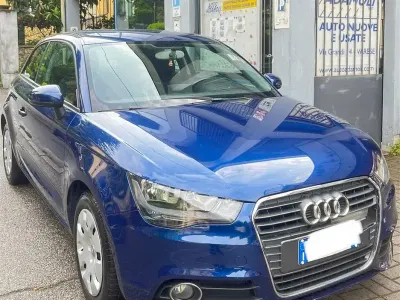 Usata Audi A1 Attraction 86 CV (63 kW) 2012 Blu/azzurro Utilitaria