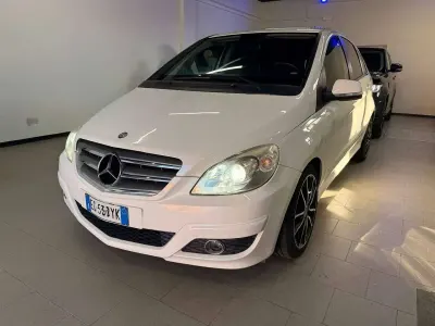 Usata Mercedes B180 Executive 109 CV (80 kW) 2011 Bianco Monovolume