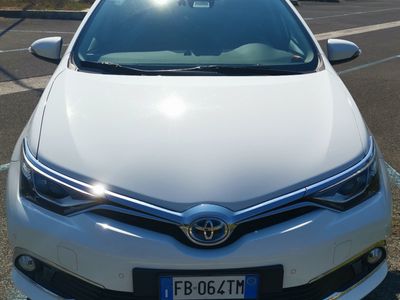 usata Toyota Auris Hybrid Lounge