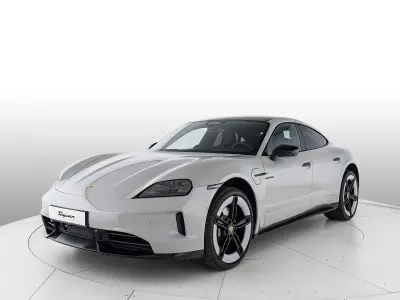 Nuova Porsche Taycan Black Edition 2026 Berlina