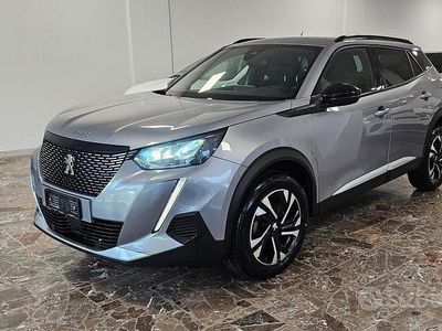 Usata Peugeot 2008 Allure 100 CV (73 kW) 2023 Grigio SUV
