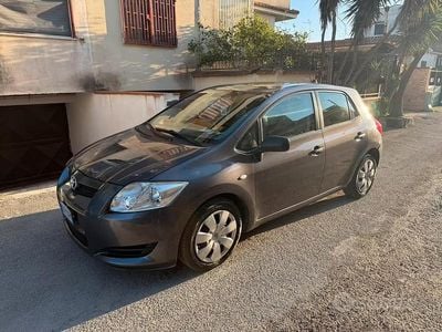 Usata Toyota Auris 90 CV (66 kW) 2007 Grigio Utilitaria