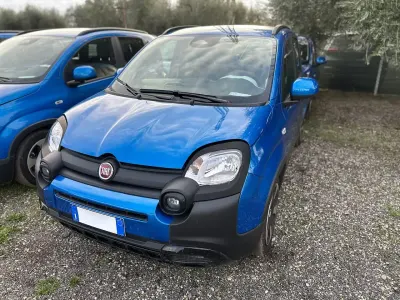 Usata Fiat Panda Cross Cross 70 CV (51 kW) 2025 Blu italia metallizzato Utilitaria