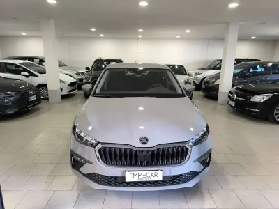 Usata Skoda Scala Selection 95 CV (69 kW) 2024 Grigio pastello Utilitaria