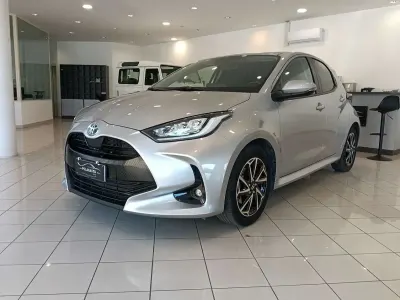 Usata Toyota Yaris Hybrid Trend 92 CV (67 kW) 2024 Argento Furgone