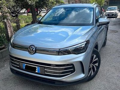 Usata VW Tiguan 150 CV (110 kW) 2024 Grigio SUV