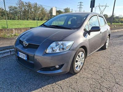 Usata Toyota Auris 90 CV (66 kW) 2007 Grigio Berlina