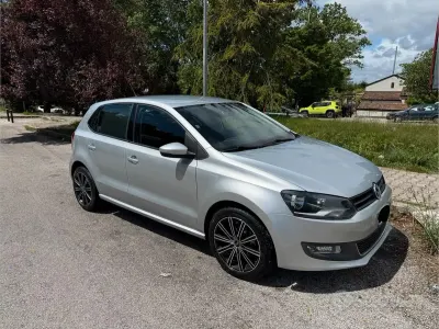 Käytetty VW Polo 90 HP (66 kW) 2011 Harmaa Viistoperä