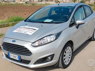 Usata Ford Fiesta Business Edition 75 CV (55 kW) 2013 Grigio Utilitaria